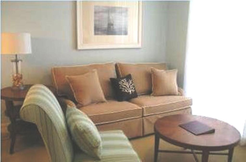 Harborside Suites At Little Harbor Ruskin Room photo