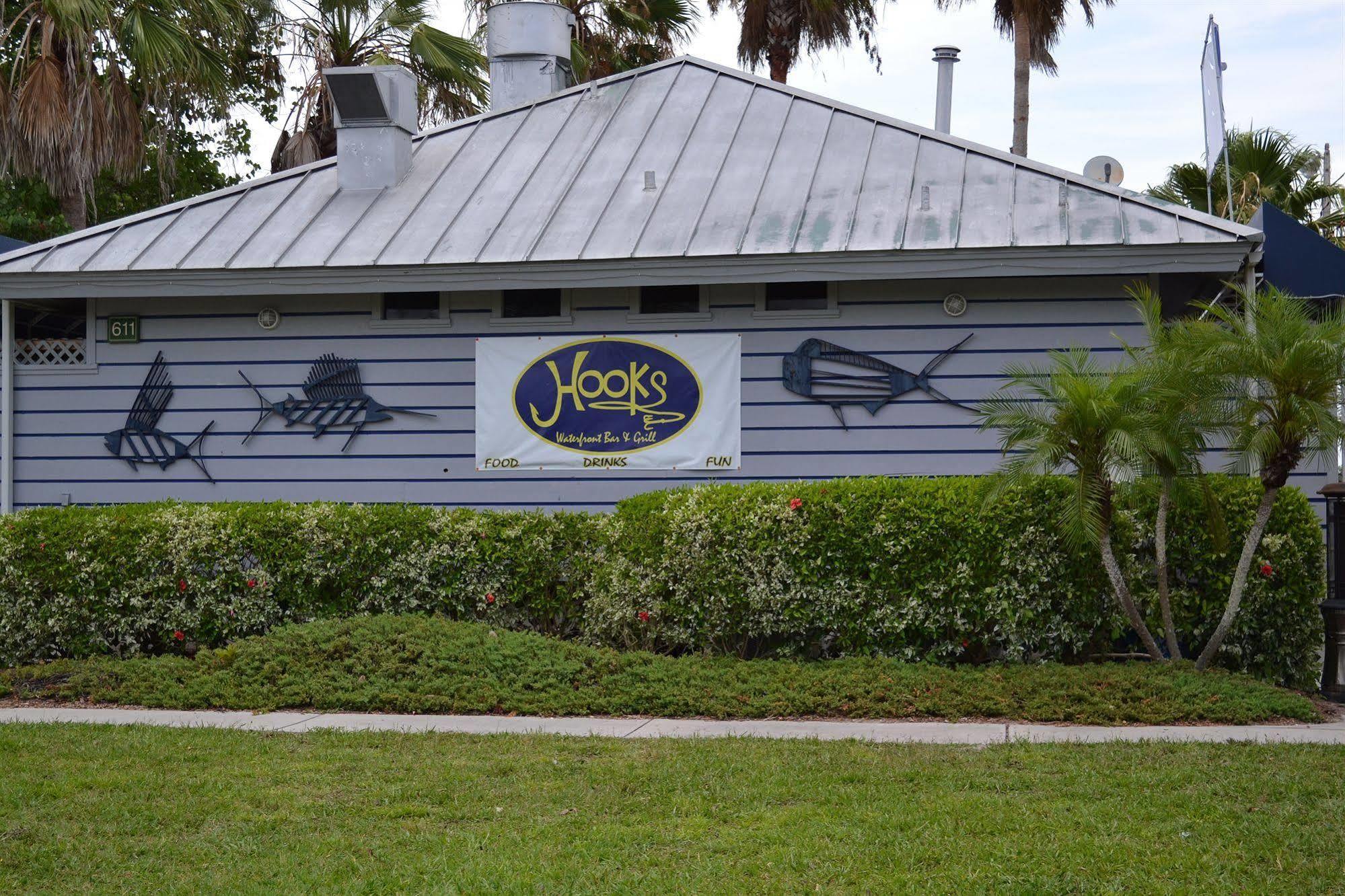 Harborside Suites At Little Harbor Ruskin Exterior photo